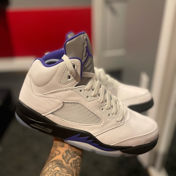 Jordan 5 dark concord size 9.5 Men